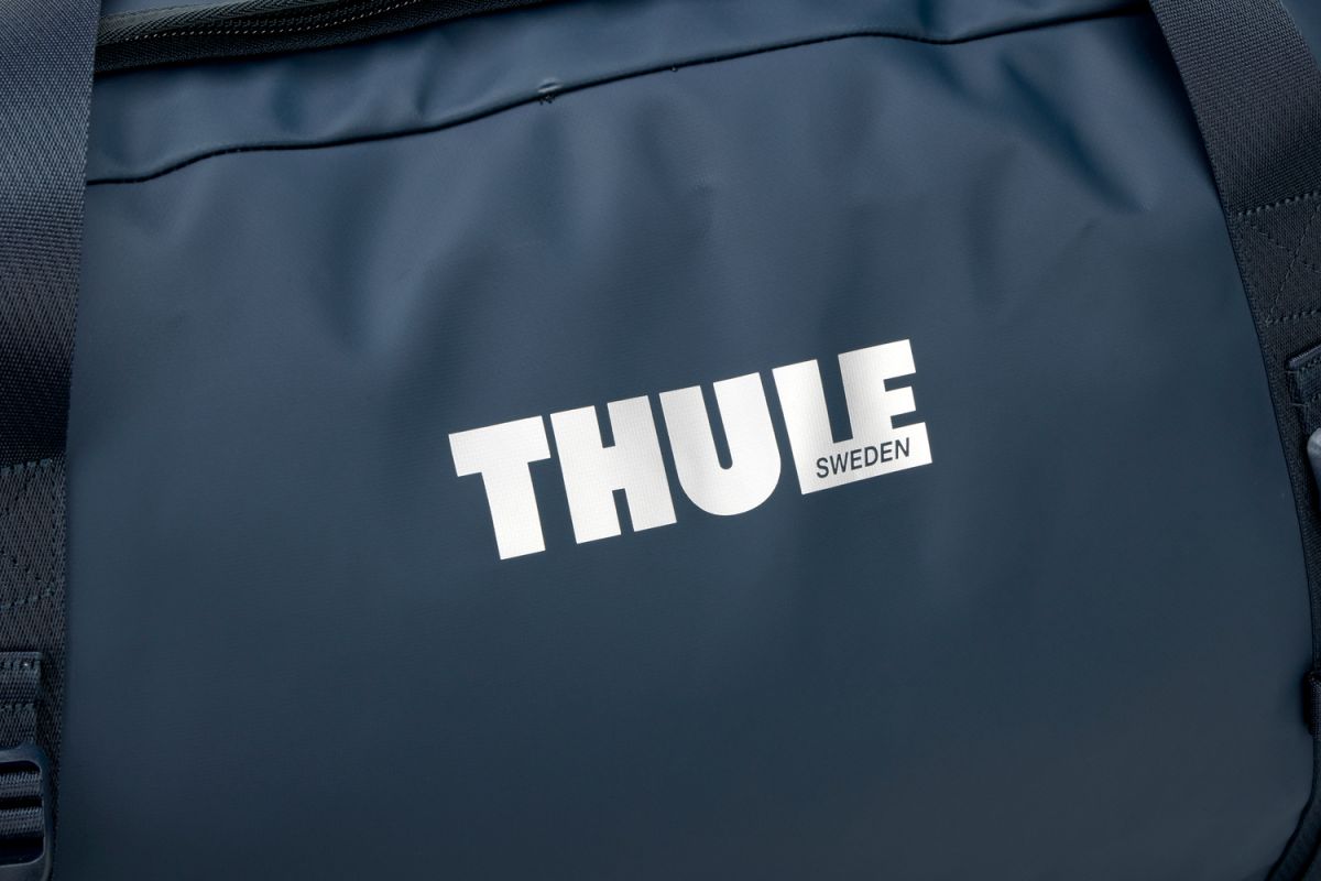 Náhled produktu - Thule Chasm sportovní taška 90 l TDSD304 - Darkest Blue